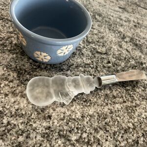 Blue Snowflake Bowl with Frosted Snowman Spreader